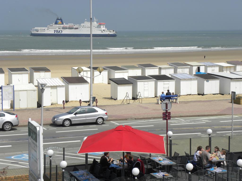 Hotel De La Plage Calais Exterior photo